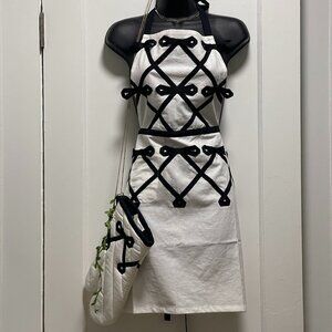 French Patisserie Noir | Anthropologie Apron + Oven Mitt Set NWT